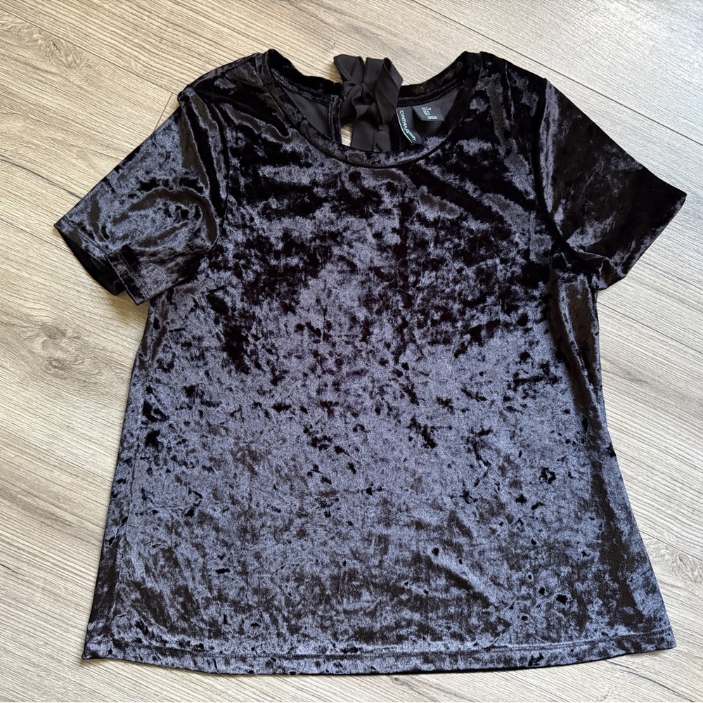 Cynthia Rowley Short Sleeve Black Crushed Velvet Top Keyhole Bow Back SZ L Night